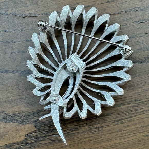 Trifari VTG Brushed Silver Tone Fan Peacock Brooch Pin Signed - Picture 2 of 5